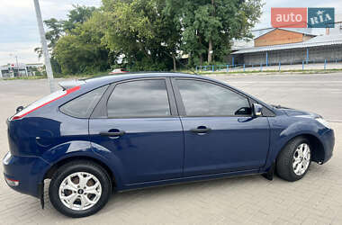 Хэтчбек Ford Focus 2011 в 
