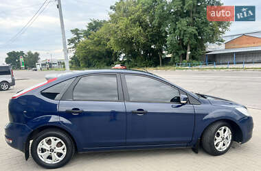 Хэтчбек Ford Focus 2011 в 