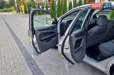 Хэтчбек Ford Focus 2006 в 