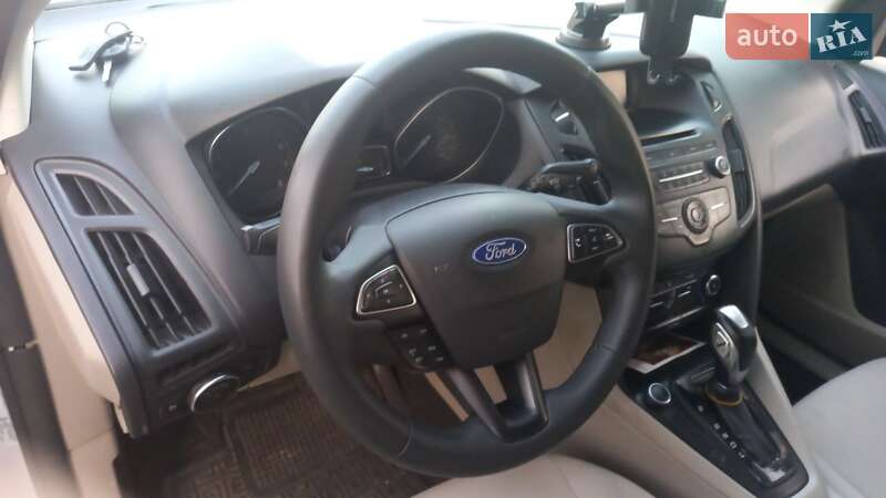 Хэтчбек Ford Focus 2016 в Львове