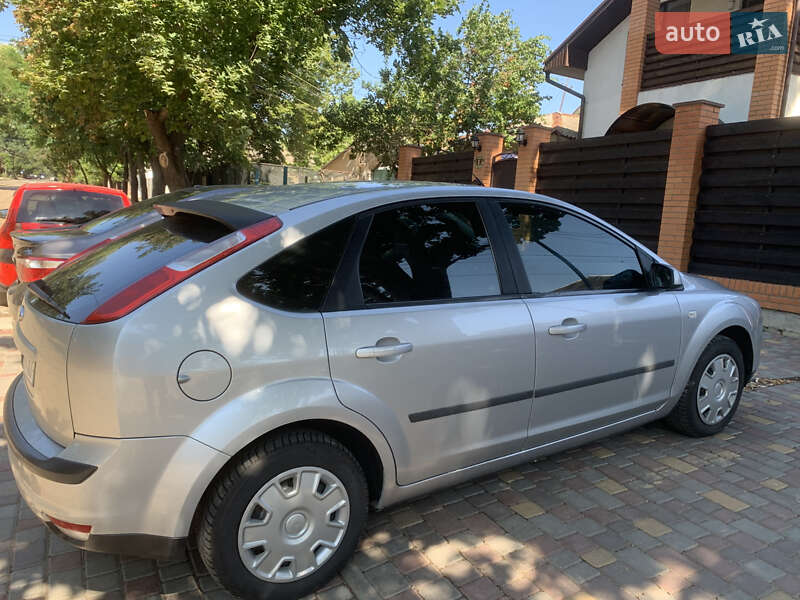 Хэтчбек Ford Focus 2006 в Николаеве