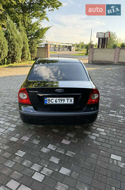 Седан Ford Focus 2005 в 