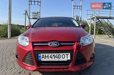Хэтчбек Ford Focus 2011 в 