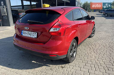 Хэтчбек Ford Focus 2011 в 