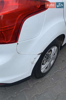Хэтчбек Ford Focus 2012 в 