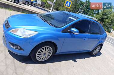 Хэтчбек Ford Focus 2010 в 