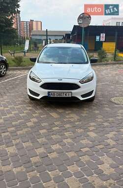 Седан Ford Focus 2016 в 