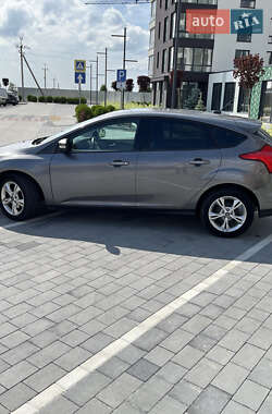 Хэтчбек Ford Focus 2013 в 