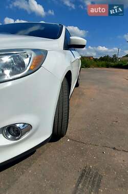 Седан Ford Focus 2012 в 