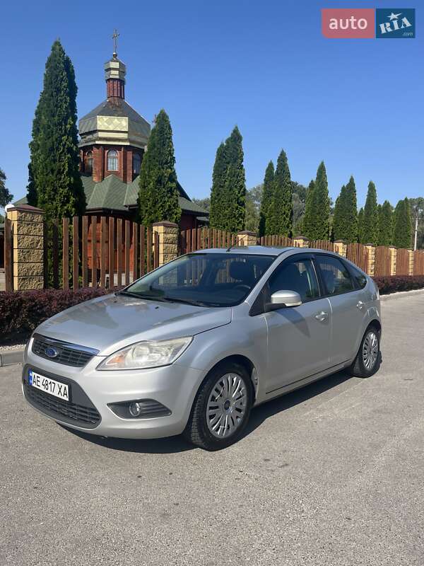 Хэтчбек Ford Focus 2010 в 