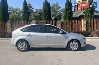 Хэтчбек Ford Focus 2010 в 