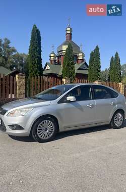 Хэтчбек Ford Focus 2010 в 