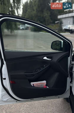 Седан Ford Focus 2013 в 