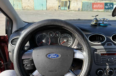 Хэтчбек Ford Focus 2009 в 