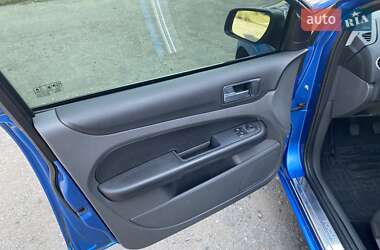 Хэтчбек Ford Focus 2007 в 