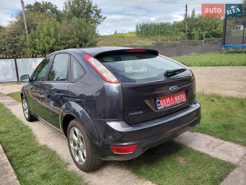 Хэтчбек Ford Focus 2010 в Ровно