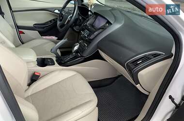 Хэтчбек Ford Focus 2013 в 
