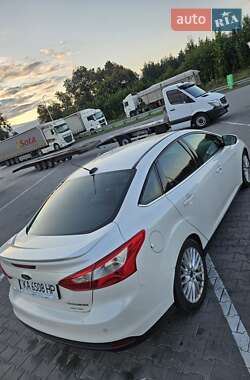 Седан Ford Focus 2014 в 