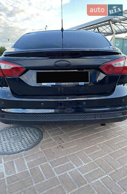 Седан Ford Focus 2012 в 