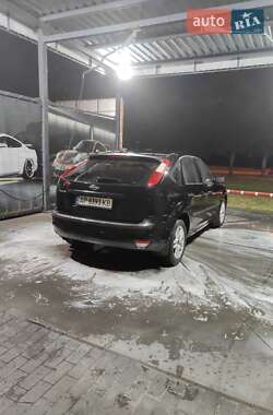 Хэтчбек Ford Focus 2005 в 