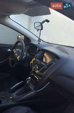 Седан Ford Focus 2012 в 