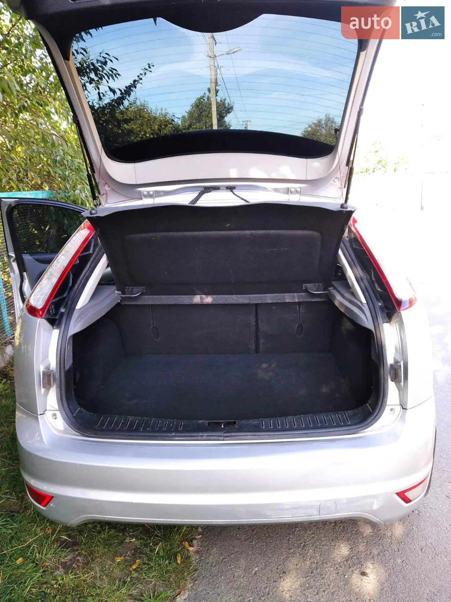 2010 Ford Focus - мініатюра 9