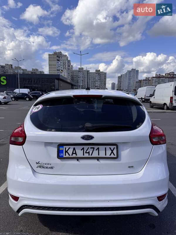Хэтчбек Ford Focus 2015 в Киеве