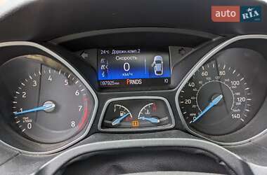 Хэтчбек Ford Focus 2015 в 
