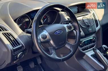 Седан Ford Focus 2013 в 