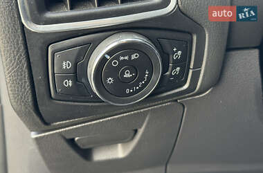 Хэтчбек Ford Focus 2012 в 