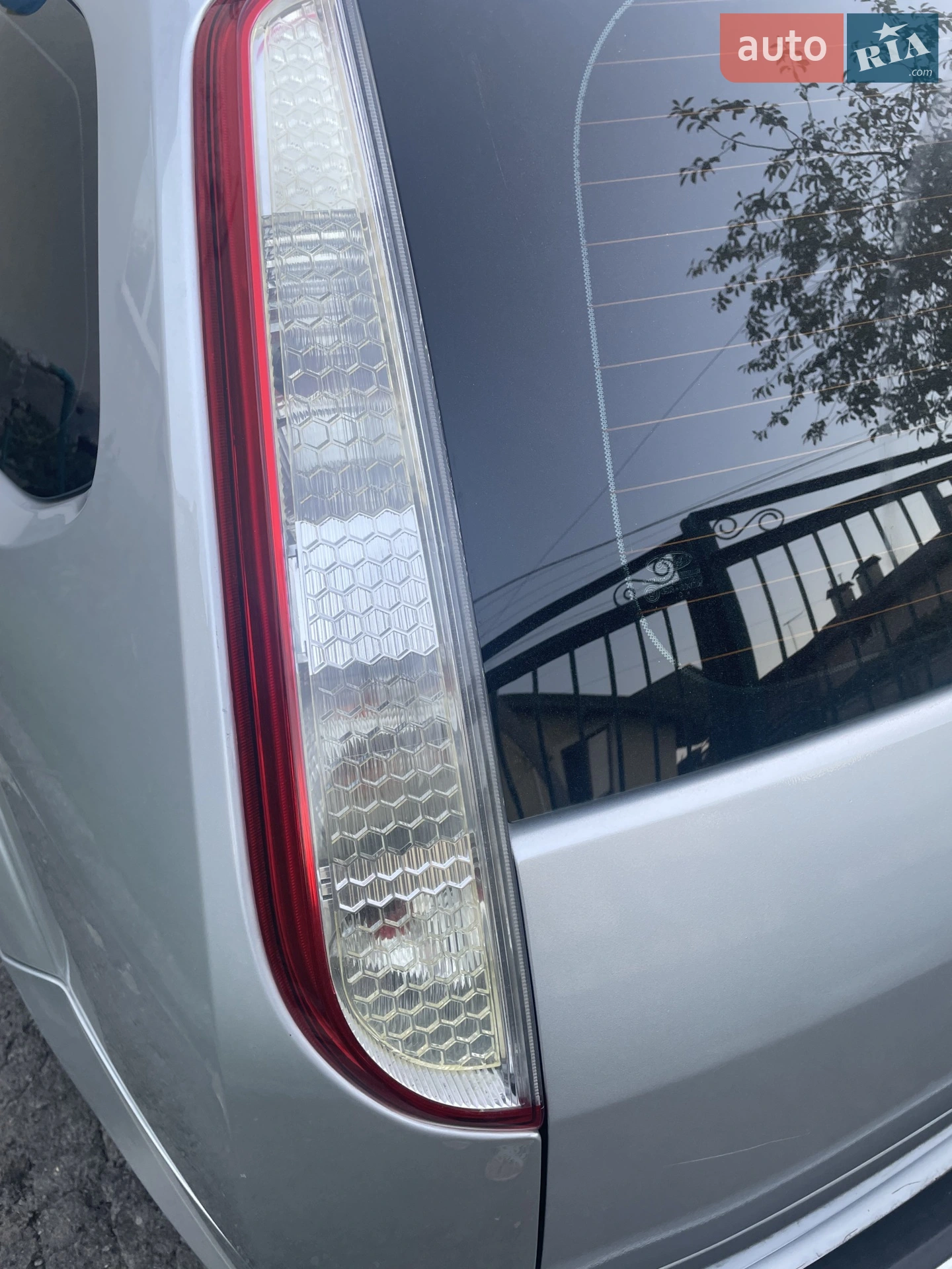 2010 Ford Focus - мініатюра 21