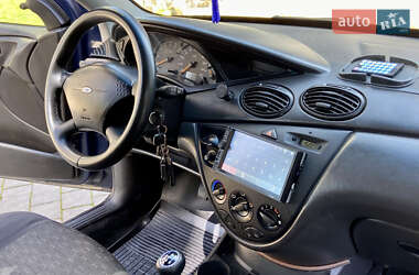 Универсал Ford Focus 2001 в 