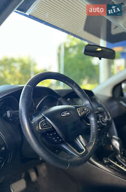Хэтчбек Ford Focus 2017 в 