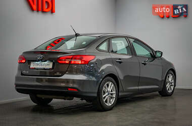 Седан Ford Focus 2015 в 