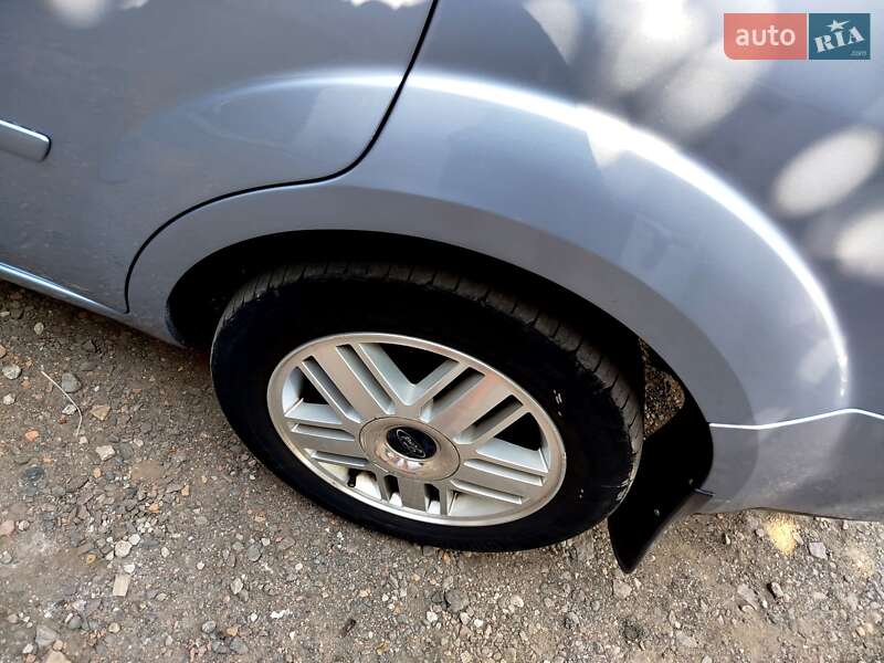 Универсал Ford Focus 2004 в Первомайске