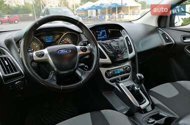 Хэтчбек Ford Focus 2013 в 