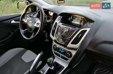 Хэтчбек Ford Focus 2013 в 