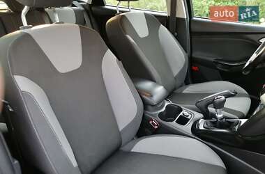 Хэтчбек Ford Focus 2013 в 
