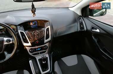 Хэтчбек Ford Focus 2013 в 