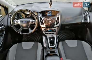 Хэтчбек Ford Focus 2013 в 