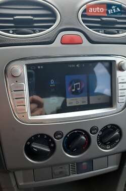 Хэтчбек Ford Focus 2008 в 