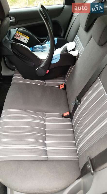 Хэтчбек Ford Focus 2008 в Луцке
