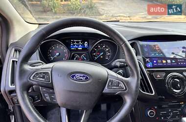 Седан Ford Focus 2017 в 
