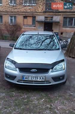 Хэтчбек Ford Focus 2005 в 