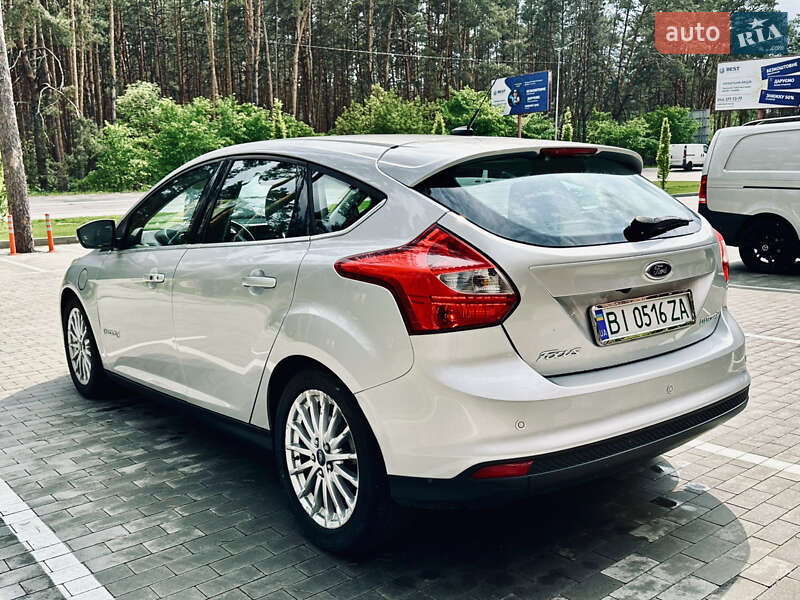 Хэтчбек Ford Focus 2012 в Ирпене