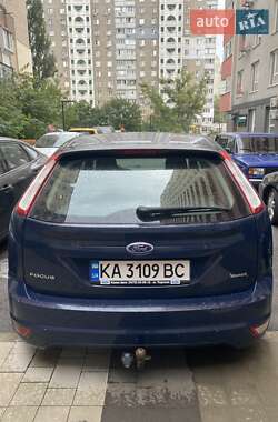 Хэтчбек Ford Focus 2011 в 