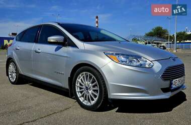 Хэтчбек Ford Focus 2012 в 