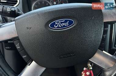 Хэтчбек Ford Focus 2007 в 