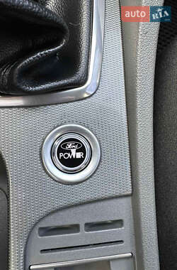 Хэтчбек Ford Focus 2010 в 