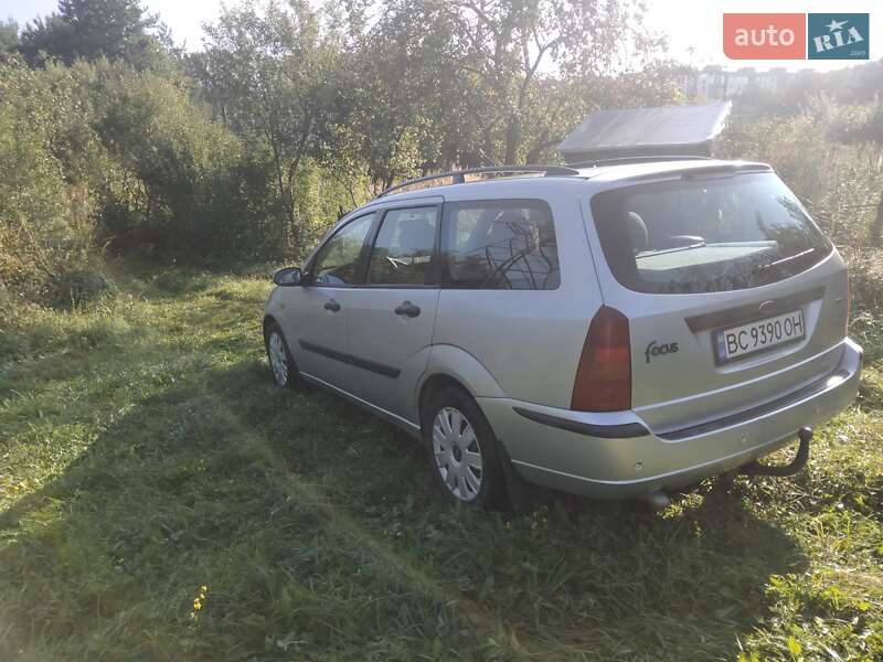 Универсал Ford Focus 2003 в Новояворовске